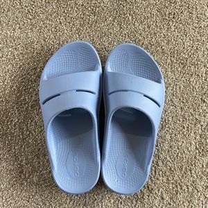 Oofos recovery slides